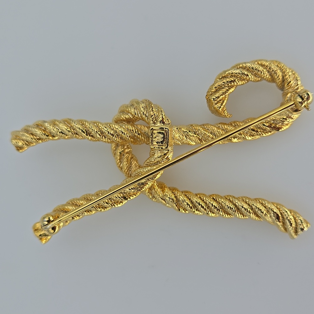 Gold Tone Twisted Rope "K" Initial Brooch - Picture 5 of 6